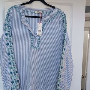 Vineyard Vines Blue and White Striped Top with Green Embroidery